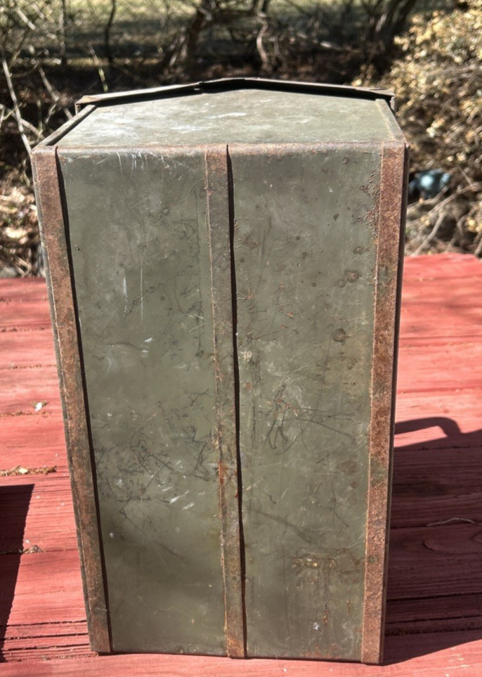 Vintage MILITARY TOOL Box ????