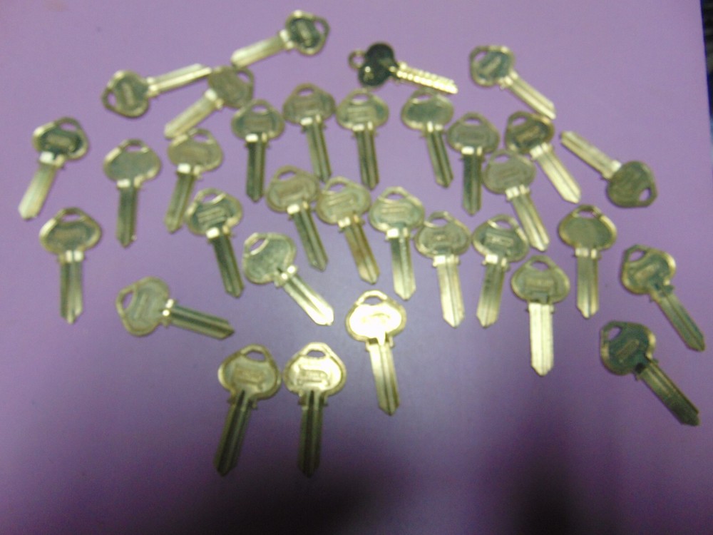 30 KEYS RUSSWIN 1011 B KEYS BLANKS UNCUT LOCKSMITH