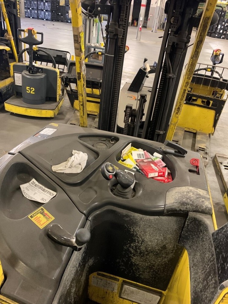 2004 HYSTER E40HSD STAND-UP DOCKER 3 WHEEL FORKLIFT, 36V