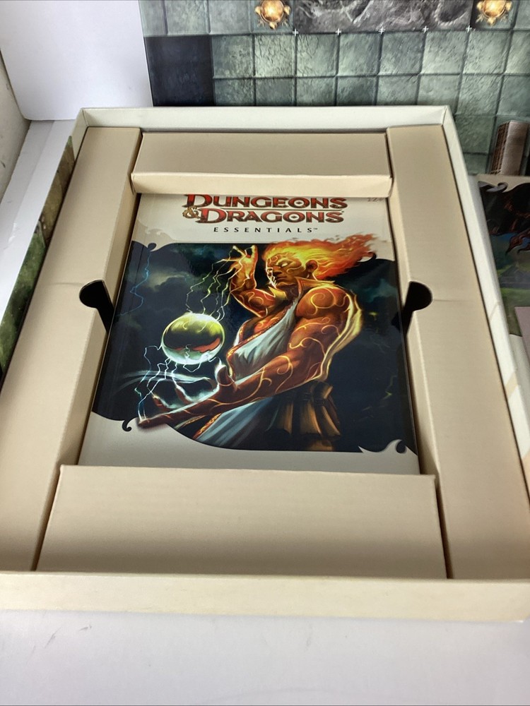 Dungeons & Dragons Essentials Dungeon Master's Kit 2010 Complete Unpunched