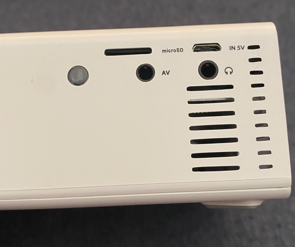 Mini Projector Rohs High Resolution LED projector W/Remote bundle Instructions