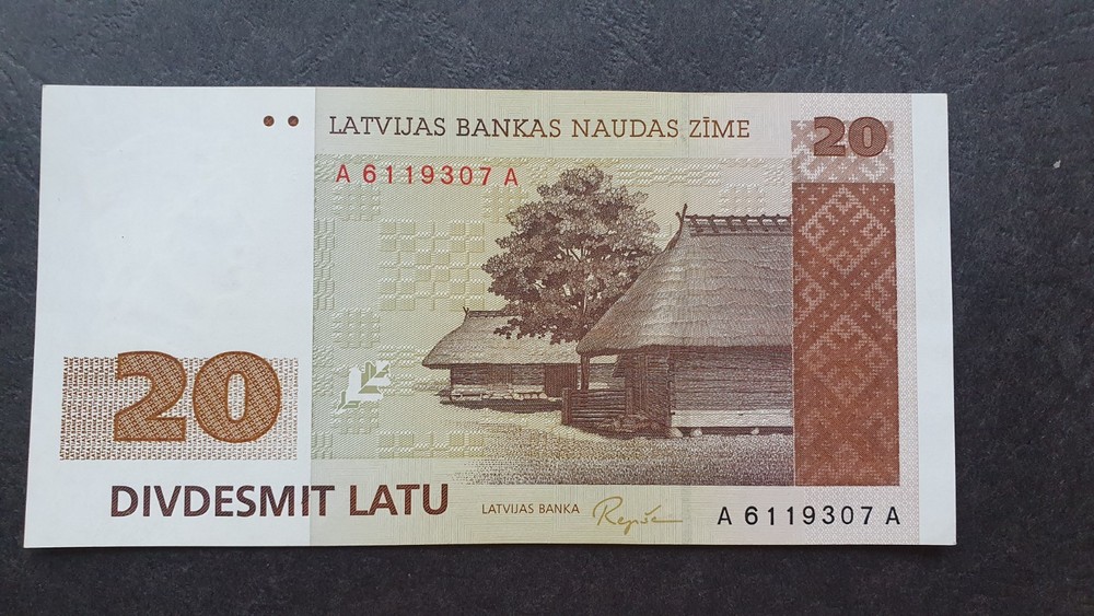 LATVIA 20 latu 1992,  P-45,  UNC  ..307A