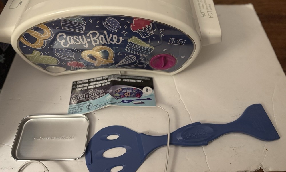 Easy-Bake Ultimate Oven -Open Box - never Used