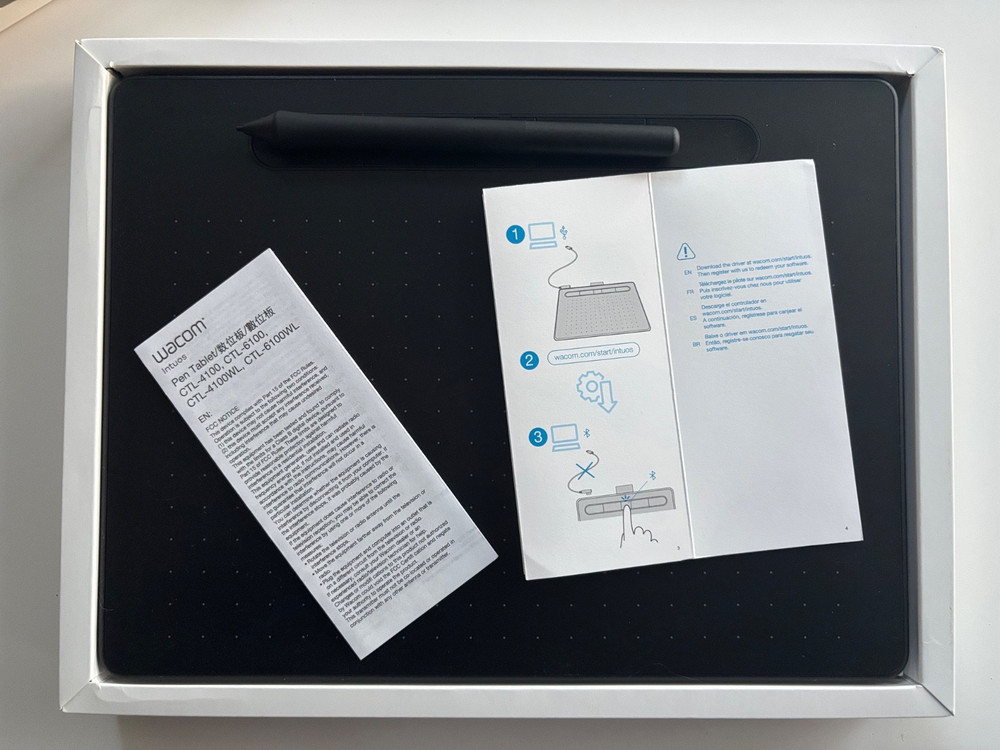 Wacom Intuos Bluetooth Creative Pen Tablet (Medium) CTL-6100WL – Complete in Box