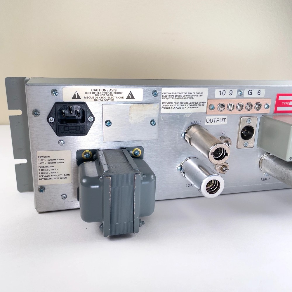 Universal Audio Teletronix LA-2A Classic Leveling Amplifier Compressor