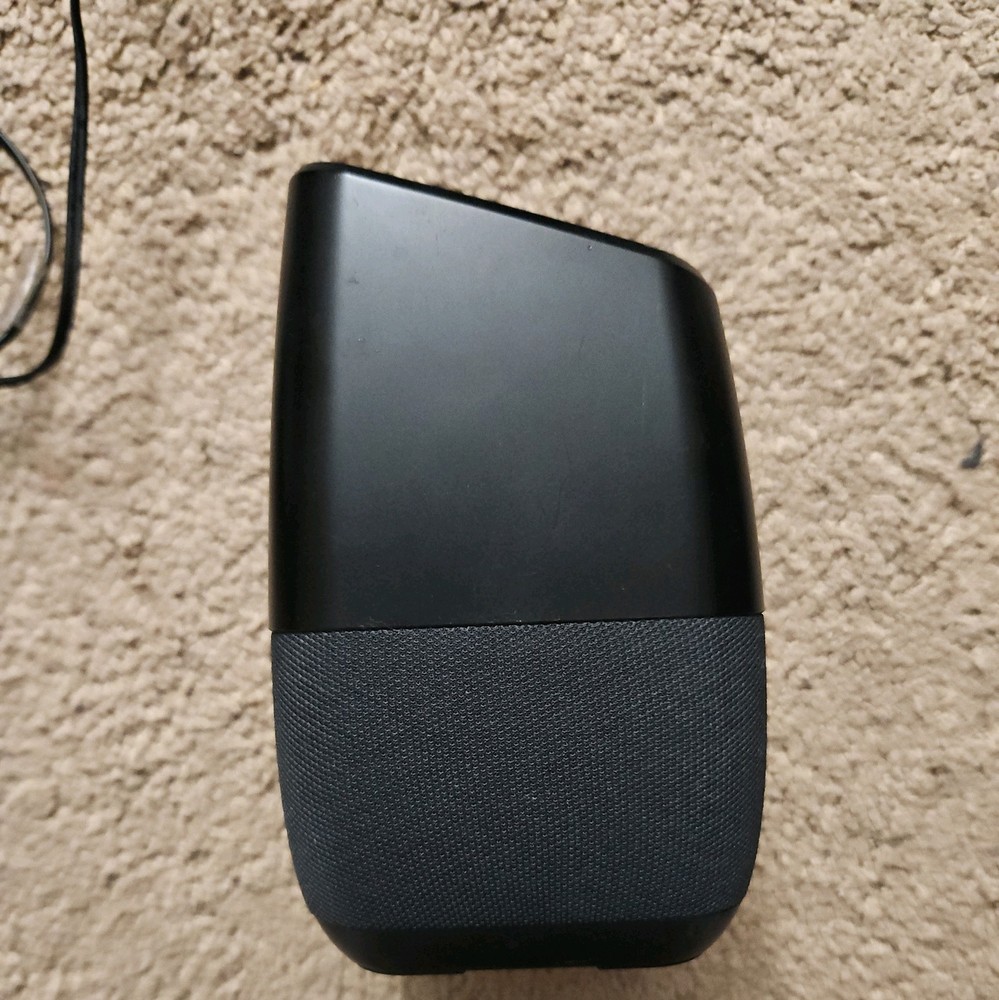 Insignia Voice Smart Bluetooth Speaker w/ Google Assistant - Model NS-CSPGASP