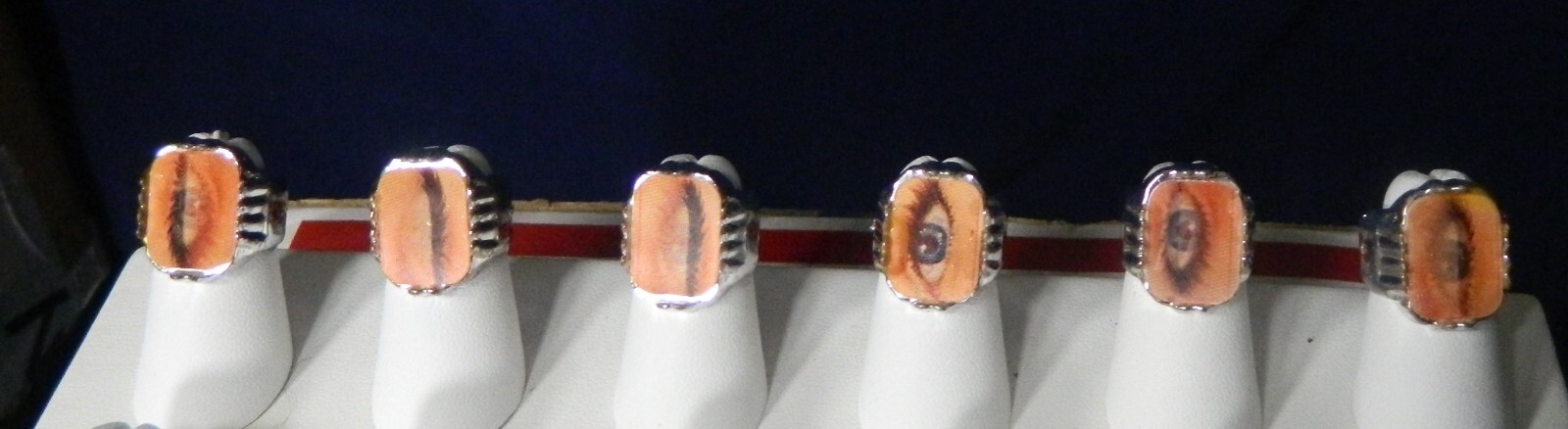 1960s Vari-Vue Blinking Eye Flicker Ring (1 Ring) (Lot B)