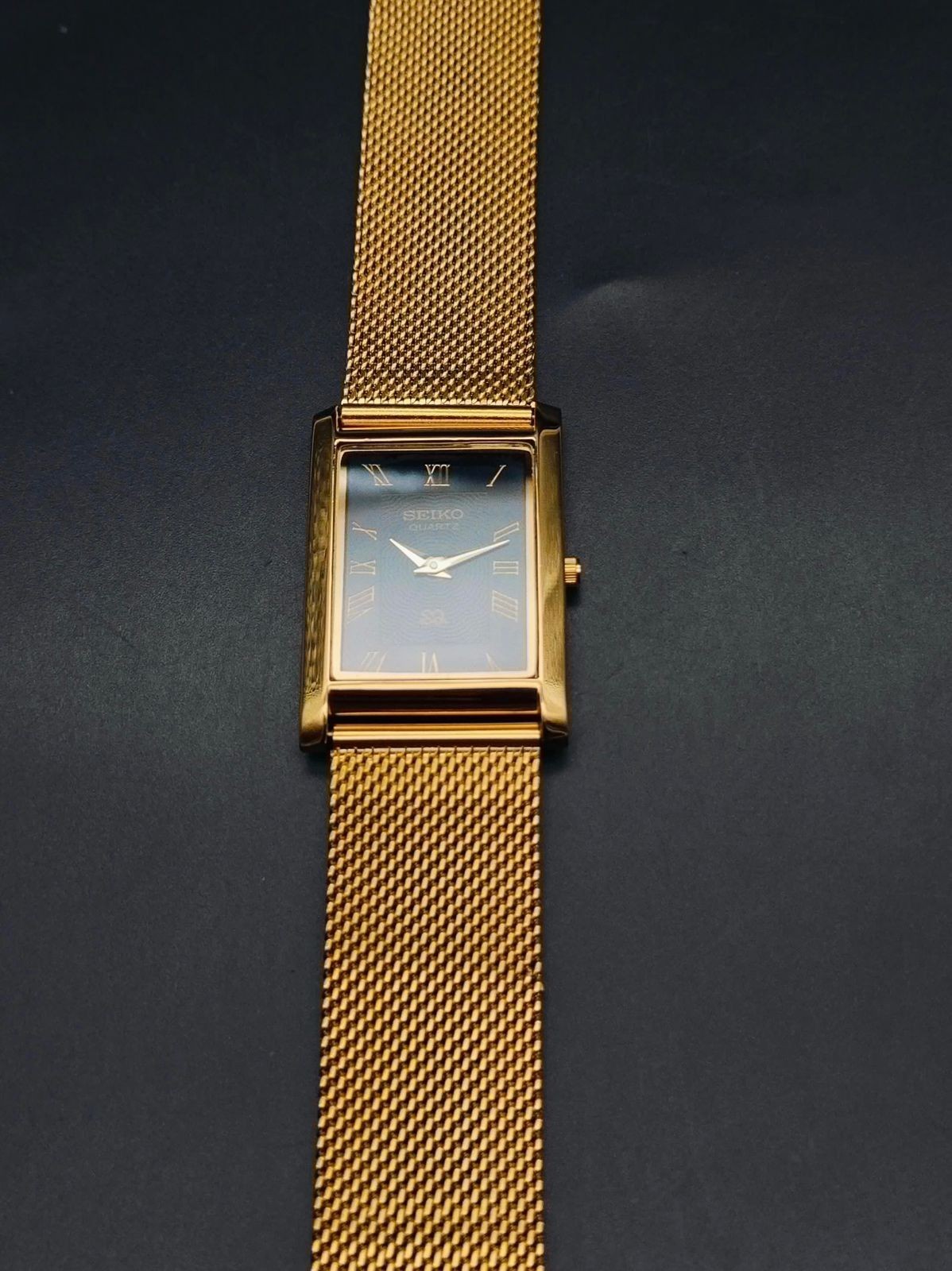 Classic Vintage Seiko Slim Quartz Men's Wrist Watch