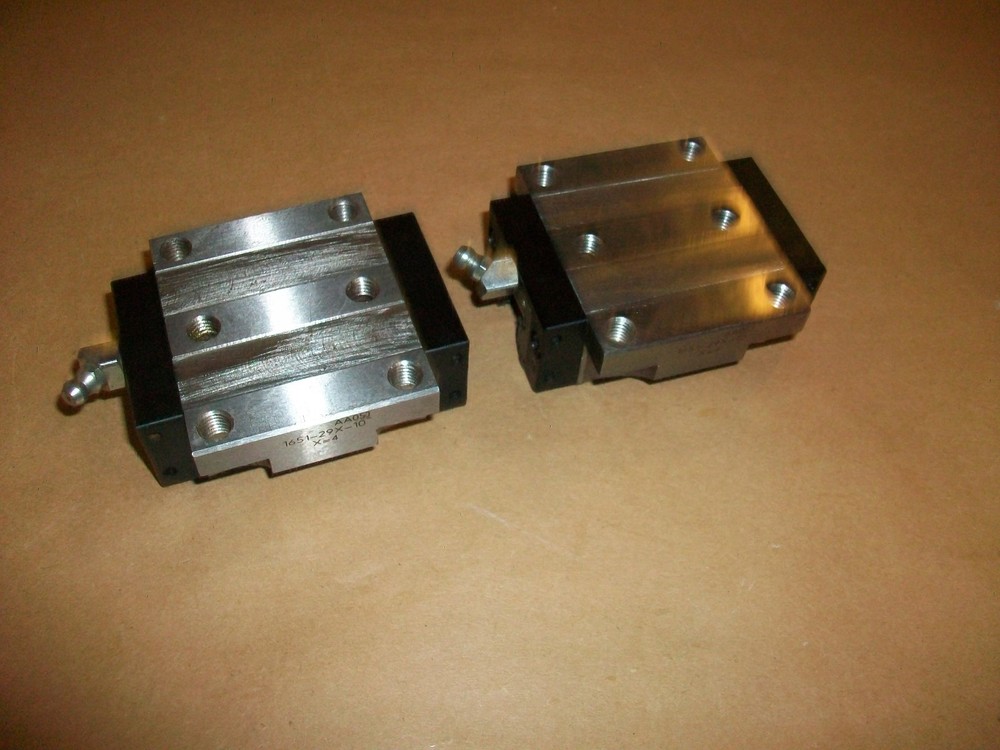 2pc Star Linear Bearing  1651-29x-10  X=4