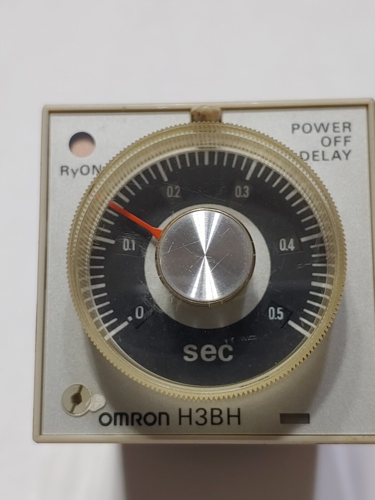 Omron H3BH-8 Timer 0.5-10SEC Time Range , Power Off Delay