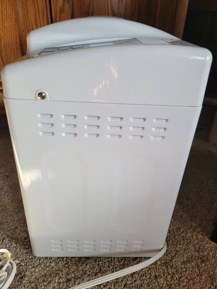 Oster Automatic Bread Maker 2 Lbs Loaf Model 4839 Works Great