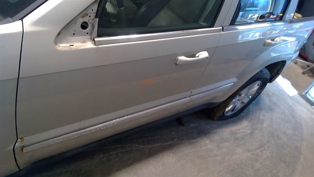 Fob/Remote Five Button Fits 08-10 COMMANDER 11548741