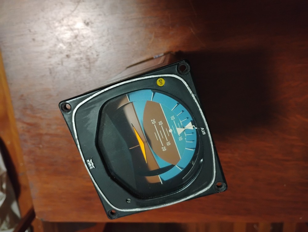 Bendix/King KI 256 Flight Command Indicator P/N 060-0017-00 as removed