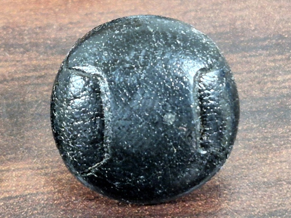 4 Vintage Buttons (Derma)