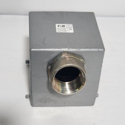 Thomas & Betts SH132/PB132 Steel 1.25" Side Entry Hood & Locking Panel Base