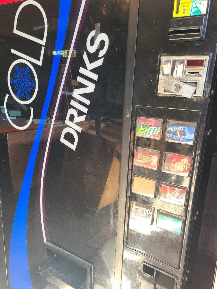 Working dixie narco pop soda vending machine