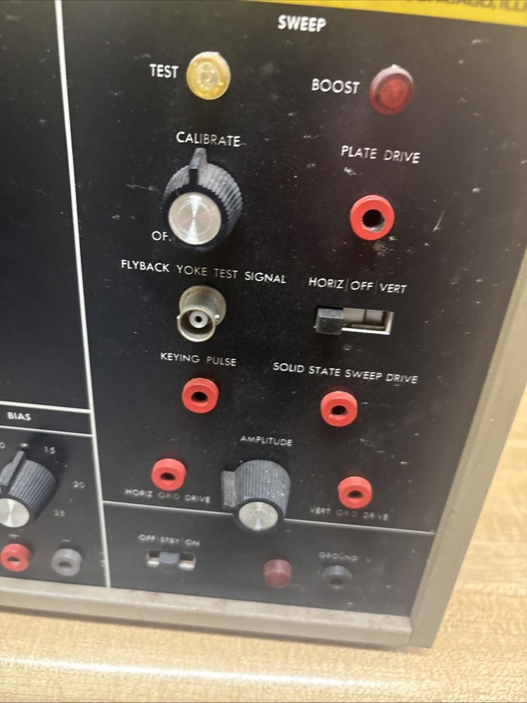 B&K 1968 Precision Model 1077B Television Analyst Powers On!