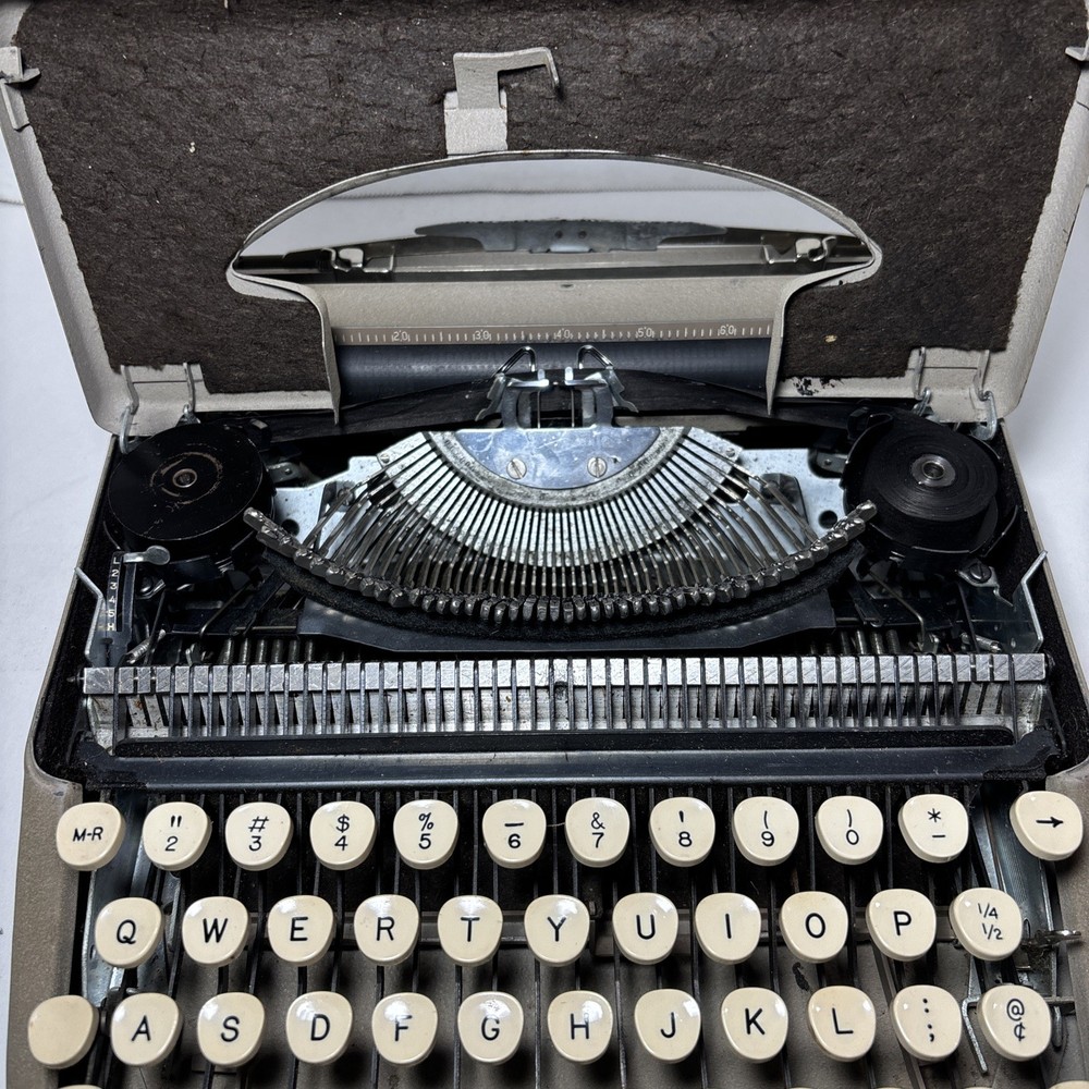 SMITH-CORONA Sterling Portable Typewriter w/Case Untested JL