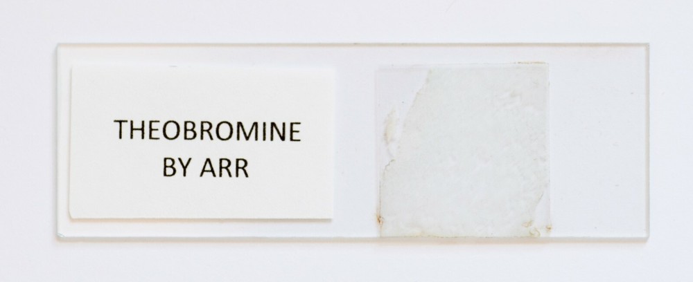 Microscope slide for polarization, THEOBROMINE