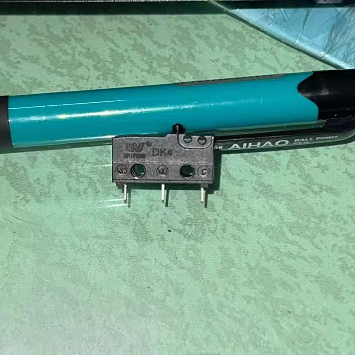 1PCS NEW WEIPENG DK4 10A 125/250VAC Micro Switch 3 Pins