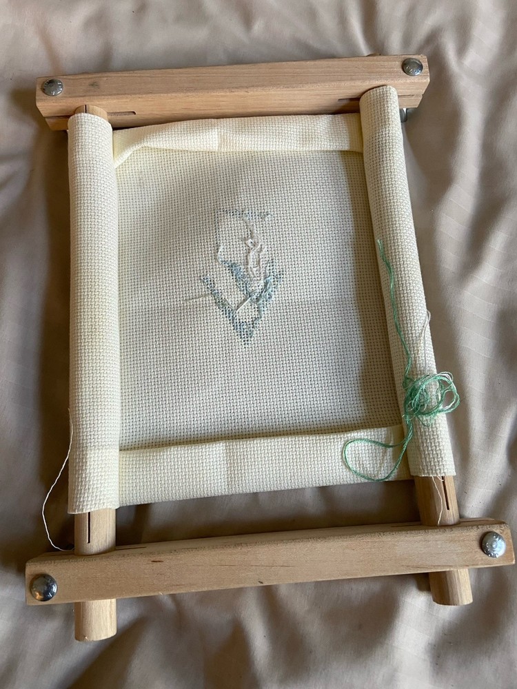 Lap Size Wood Frame Scroll Adjustable Sewing Craft Cross Stitch Tool/Hoop