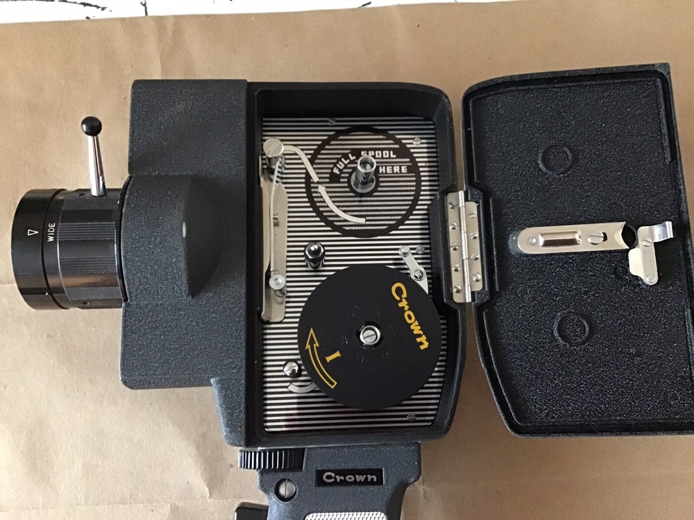Vintage Crown Model 503 8mm Zoom Reflex Camera