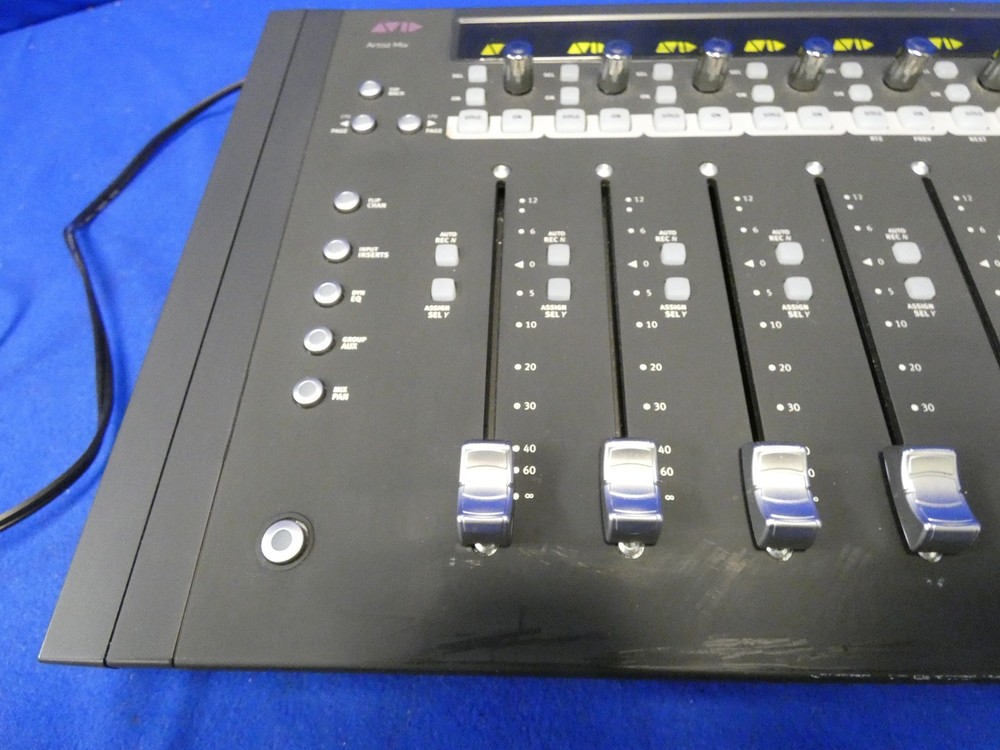 Avid Artist Mix Compact 8-Fader Control Surface (please read ad)