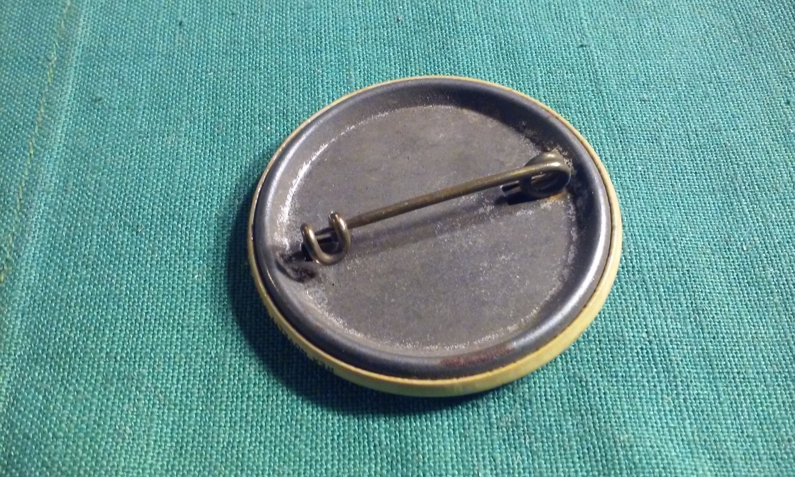 1930 NEW YORK RESIDENT HUNTING FISHING TRAPPING LICENSE CELLULOID PINBACK BADGE