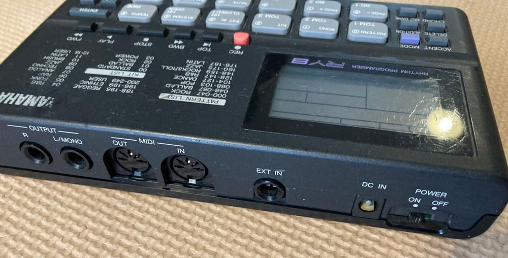 Yamaha RY8 Compact Rhythm Programmer Portable backing machine 1994 Japan