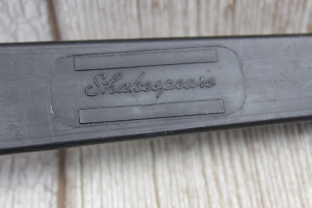 Shakespeare Seatbox Side arm rod rest