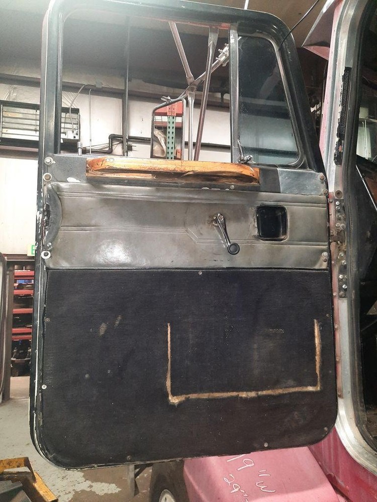 For 1988 PETERBILT 377 1986-2000 DOOR ASSEMBLY Left , CO