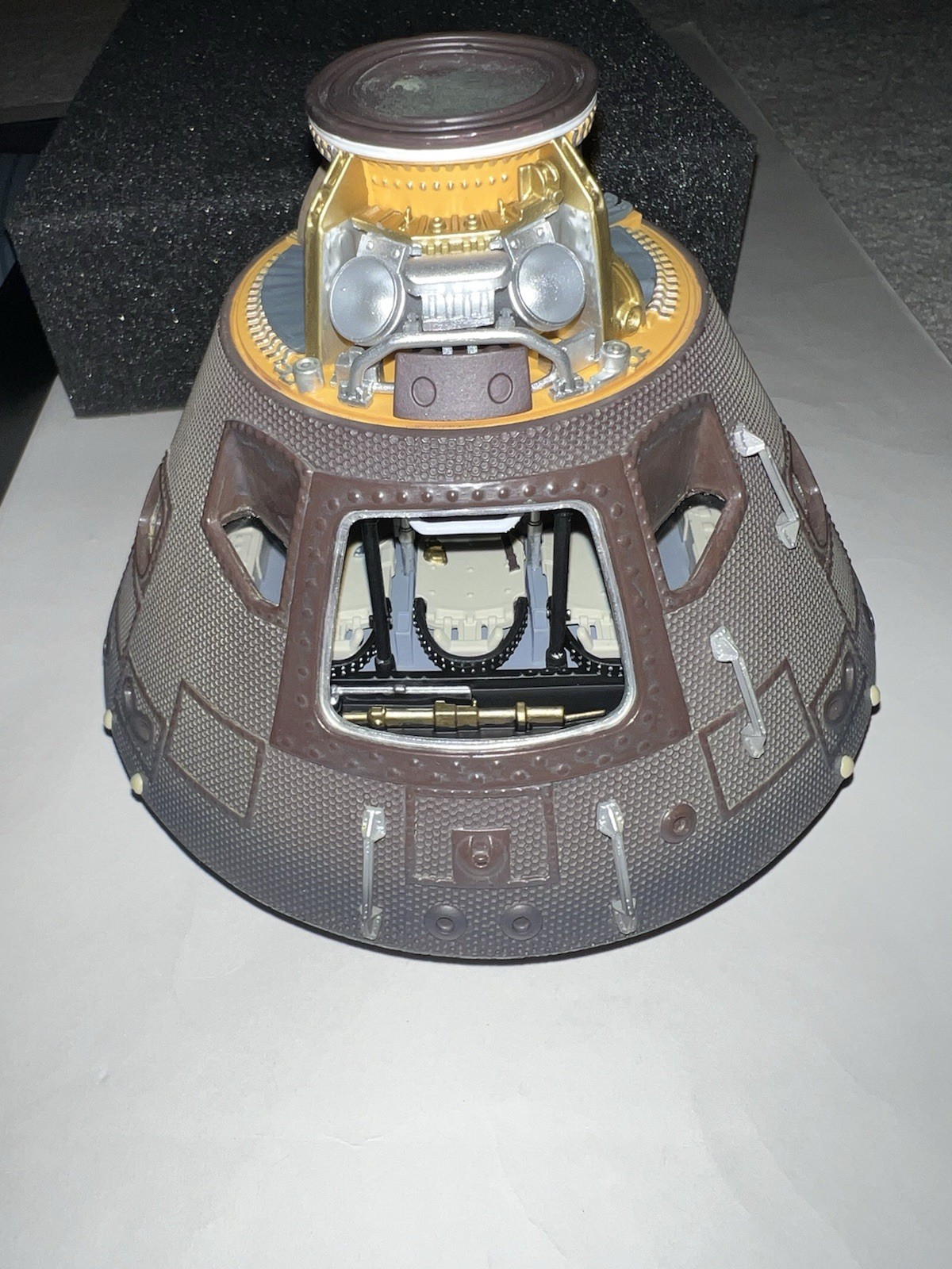 NEW 1/25 Daron Executive NASA Apollo 11 Spacecraft Capsule Command Module Model