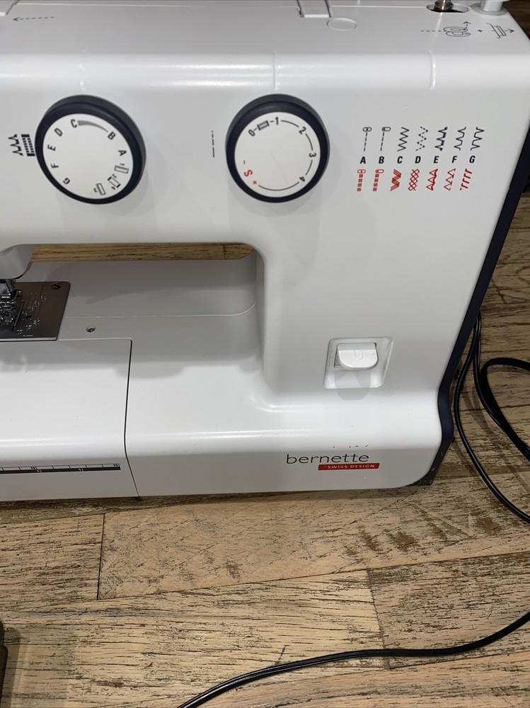 Bernette 33 Swiss Design Sewing Machine