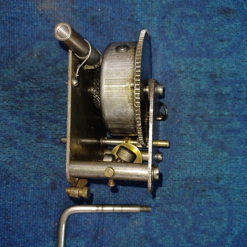 PHONOGRAPH SINGLE SPRING MOTOR***MOTOR REBUILT***UNKNOWN BRAND