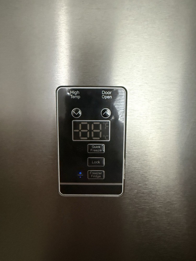Vertical freezer