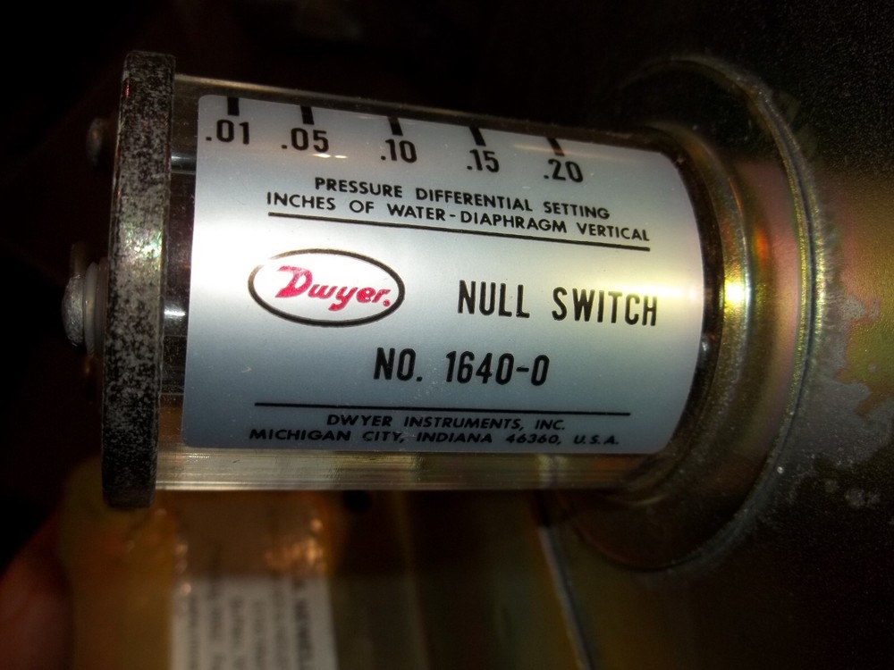 NIB DWYER 1640-0 FLOATING CONTACT NULL SWITCH (CC1)