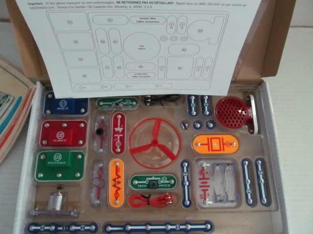 Elenco Snap Circuits Jr. SC-100 w 100 Exciting Electronics Projects, Complete