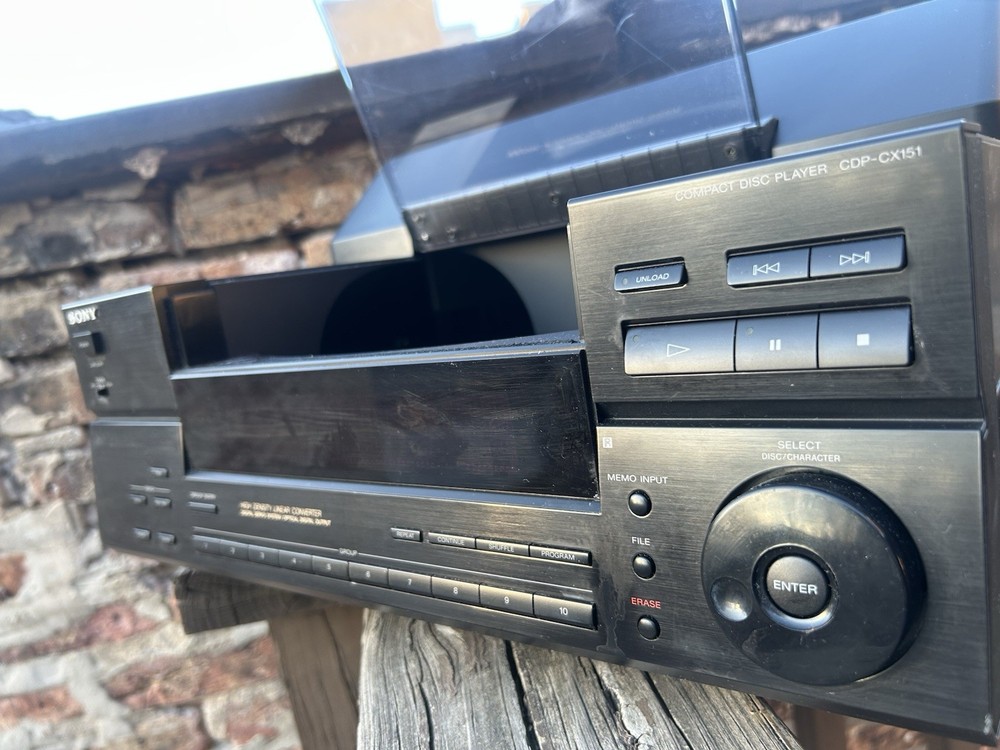 Sony 100 Disc CD Player Automatic Loading System CDP-CX151 Works Good. No Remote