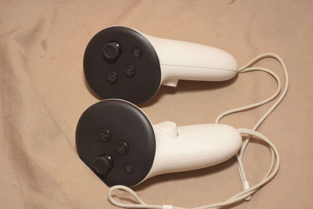 Meta Quest 3 128GB VR Virtual Reality Gaming Headset & Controllers!!