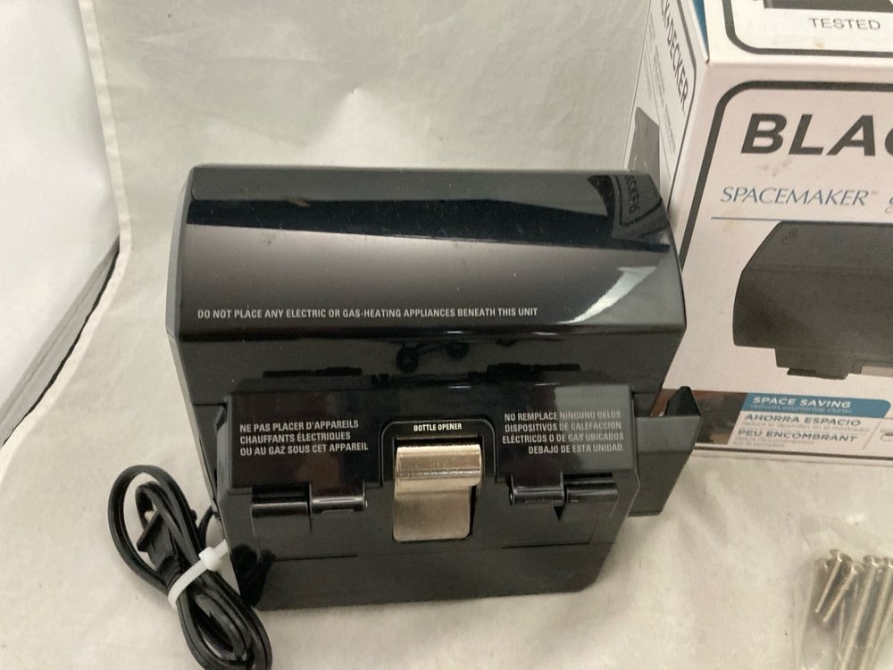 BLACK+DECKER CO100B Spacemaker Multi-Purpose Can Opener - Black