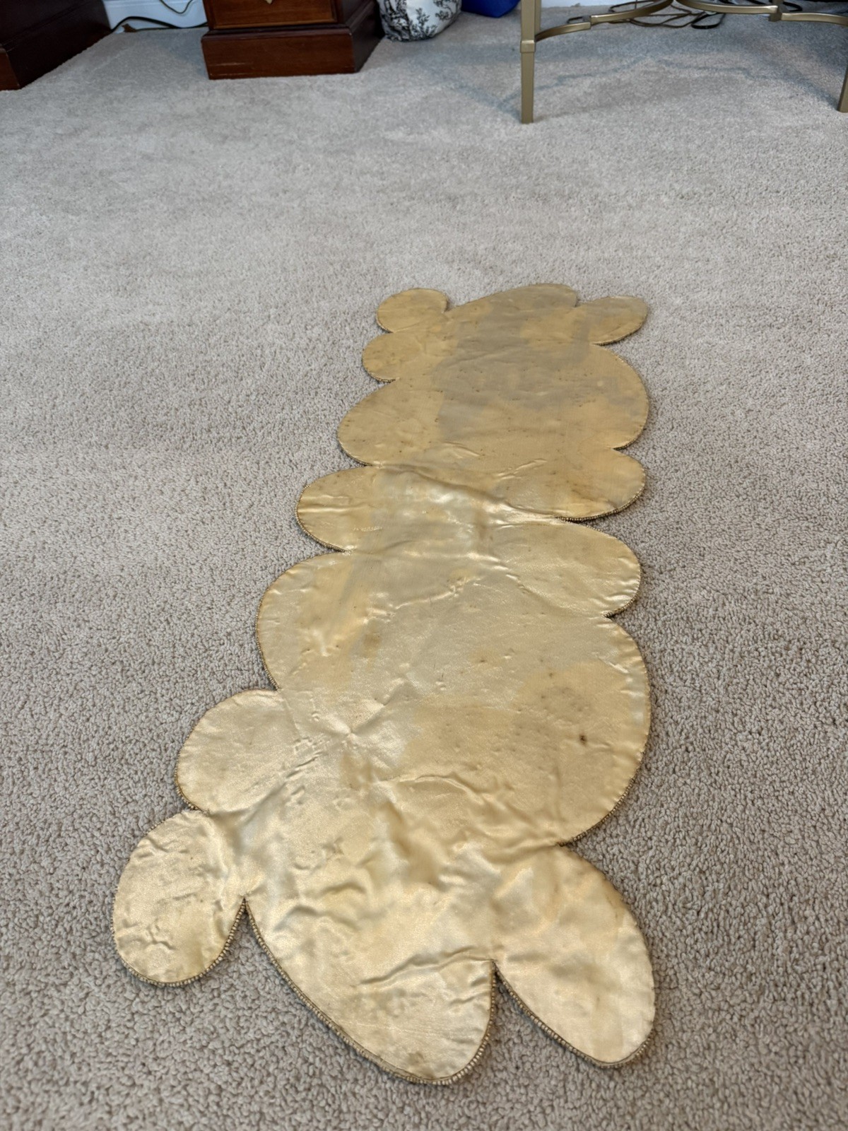 Pier 1 GOLD & CREAM BEADS & FAUX PEARL EASTER EGGS TABLE RUNNER 36"x13"