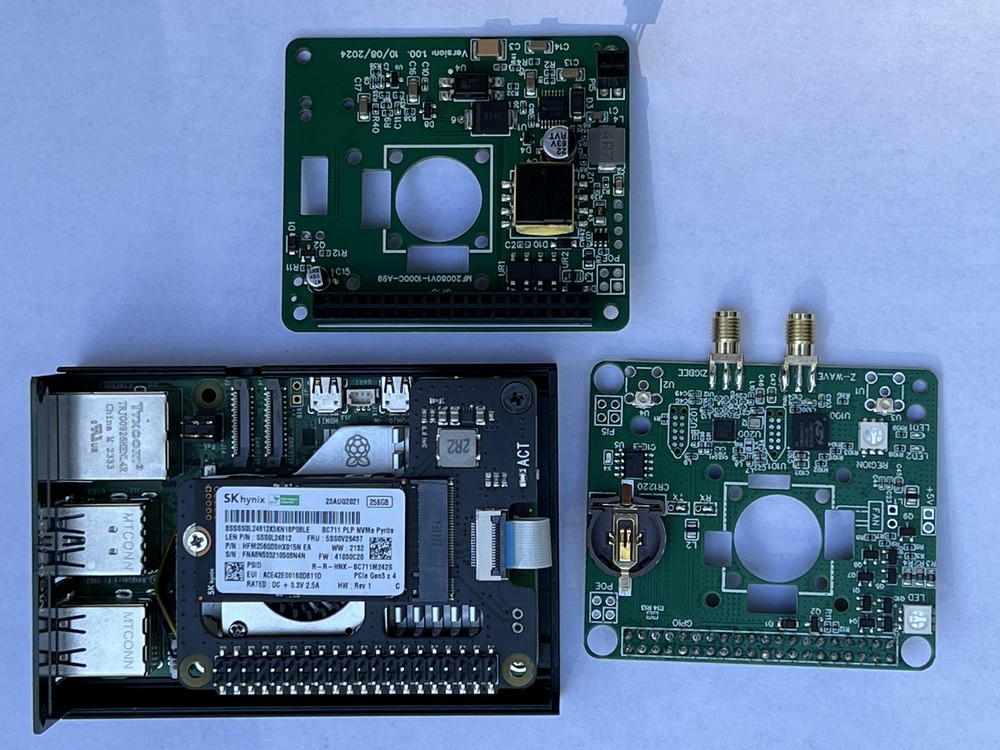 Smart Home Controller (Z-Wave 800 and ZigBee 3.0) PoE Kit for Raspberry Pi 5