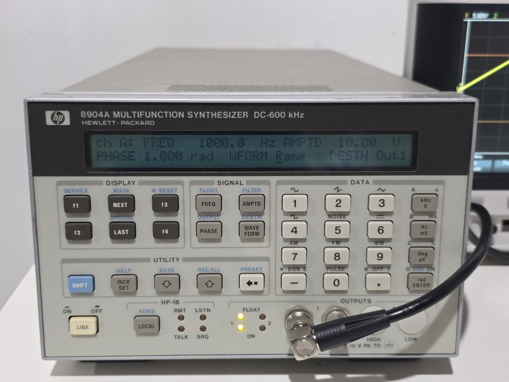 HP 8904A Multifunction Synthesizer DC-600 kHz