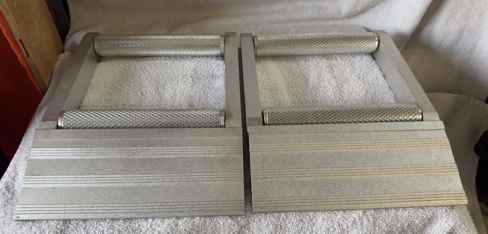 HAUL-MASTER Motorcycle Wheel Cleaning Stand