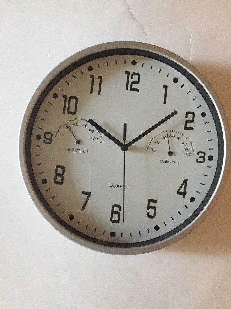 Quartz Clock Analog with Temperature and Humidity 8"