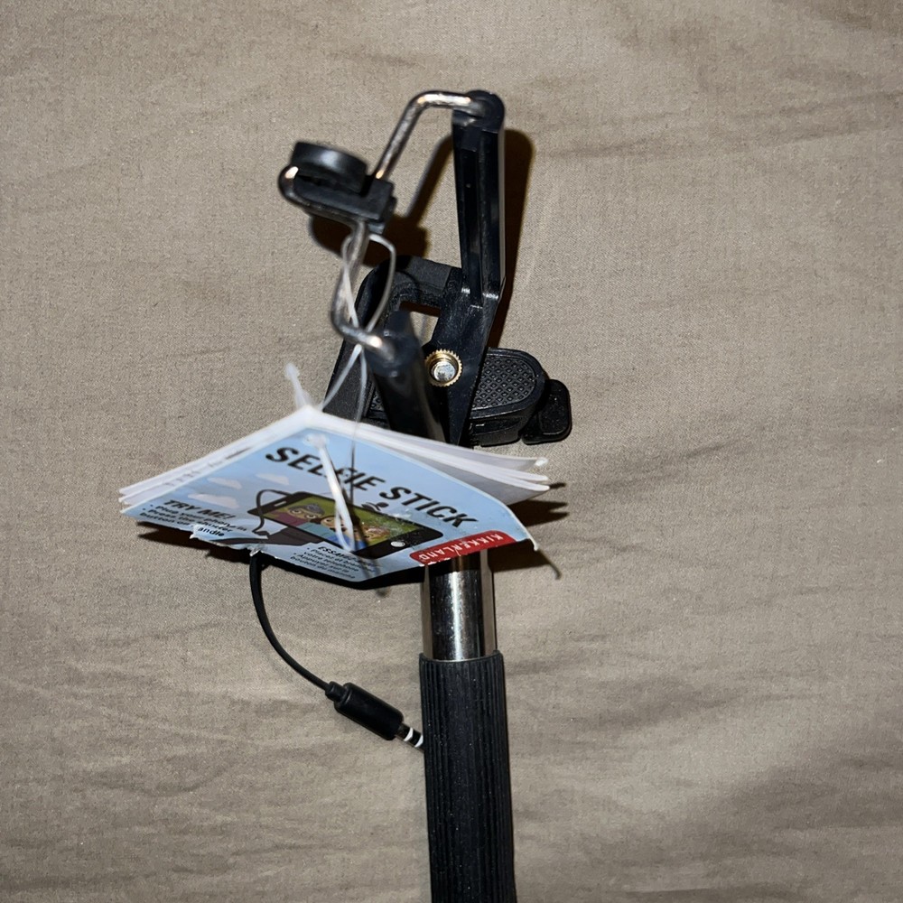 Adjustable Black Selfie Stick/ Snap Button / Compatible with Many Smartphones