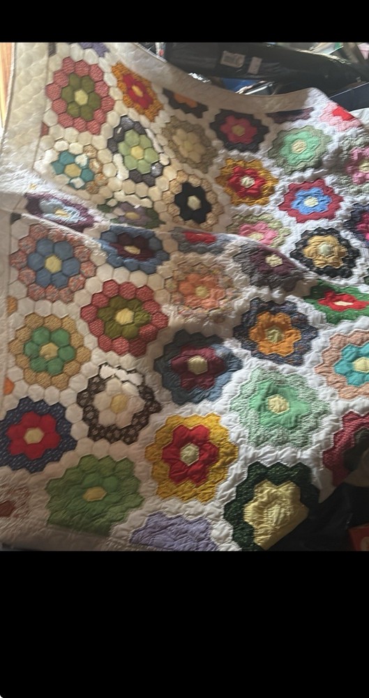 Queen Multicolor Hexagonal Patchwork Quilt Handmade Flower Theme Bedroom Decor