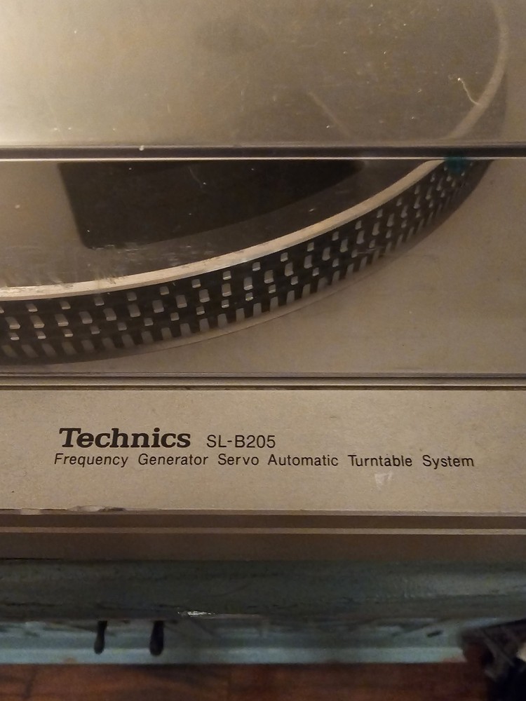 Vintage Technics SL-B205 TurnTable Record Player-Good