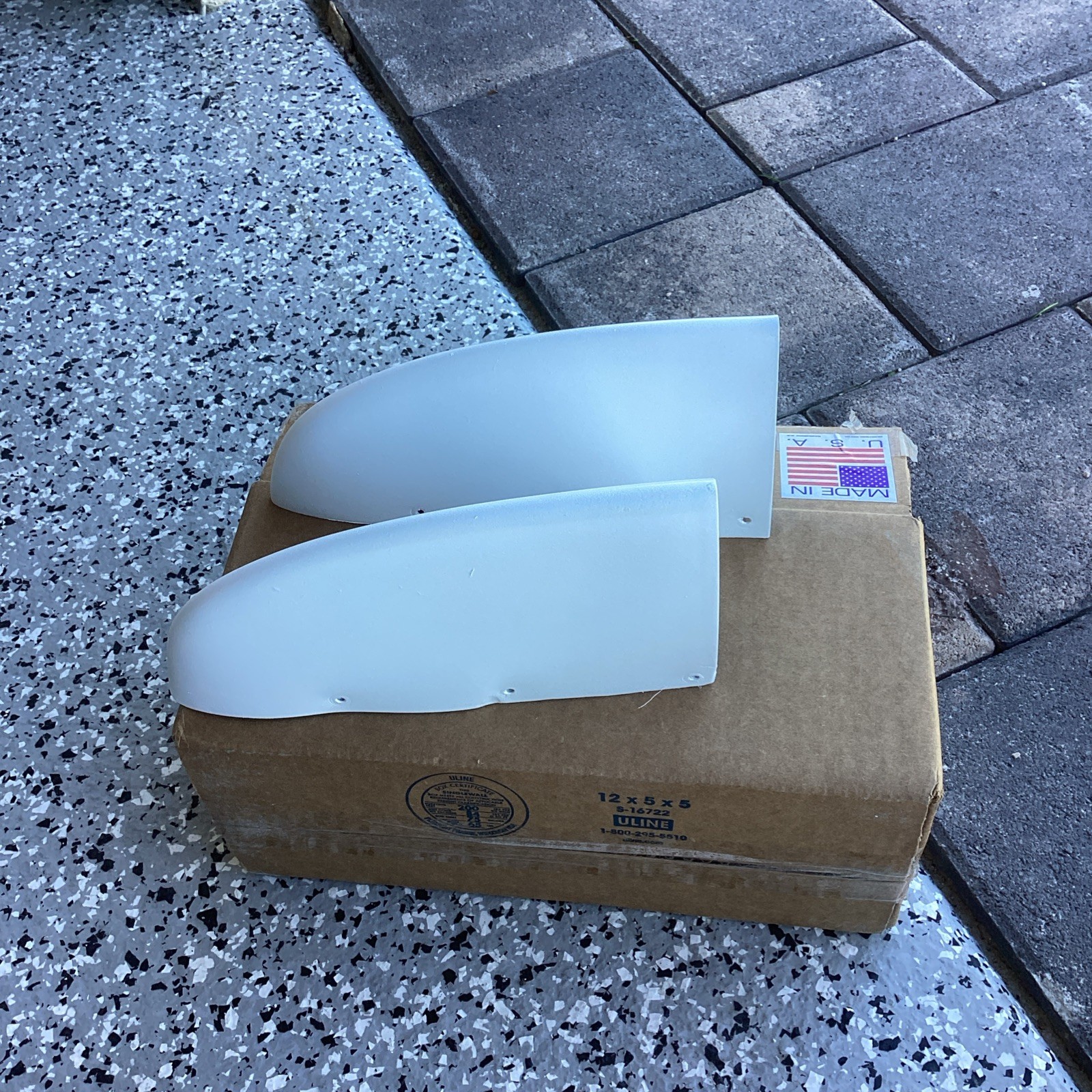 Cessna 152 both RH/LH Horizontal Tips Refurbished, painted and ready for insta