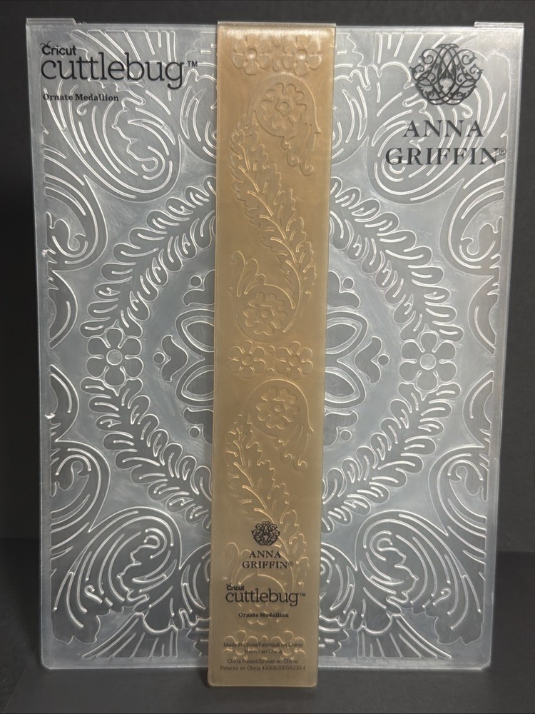 Anna Griffin ORNATE MEDALLION 5" x 7" Embossing Folder & Border Folder